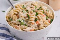 Creamy Chicken Pot Pie Pasta Bake