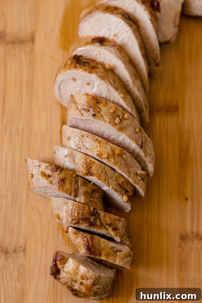 Bal Sırlı Domuz Fileto 4 Honey Glazed Pork Tenderloin - The perfect combination of spicy and sweet! It's seasoned beautifully with just 6 pantry staples.