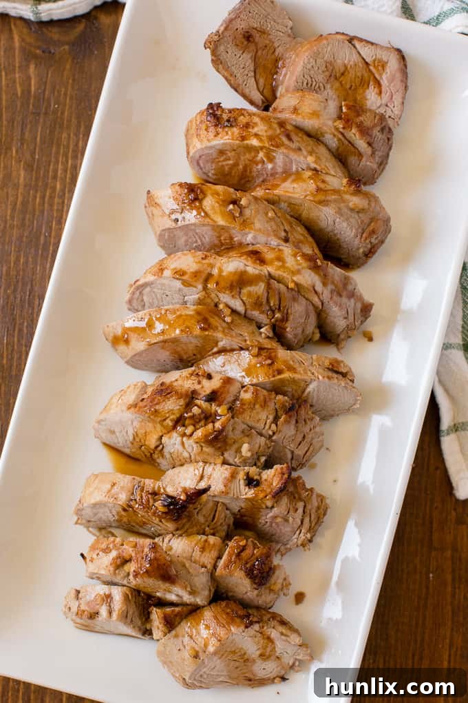 Bal Sırlı Domuz Fileto 5 Honey Glazed Pork Tenderloin - The perfect combination of spicy and sweet! It's seasoned beautifully with just 6 pantry staples.