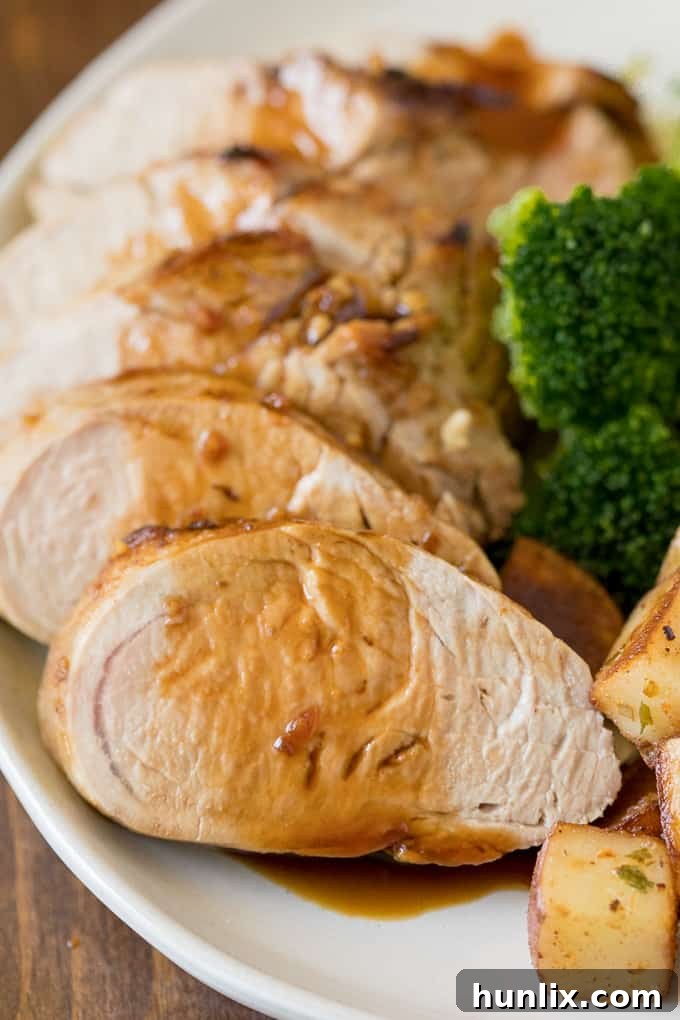 Bal Sırlı Domuz Fileto 6 Honey Glazed Pork Tenderloin - The perfect combination of spicy and sweet! It's seasoned beautifully with just 6 pantry staples.