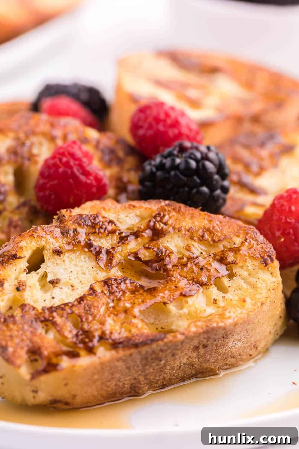 Baked French Toast - Make it the night before and bake it the next morning for breakfast! Healthy, delicious and sugar free!