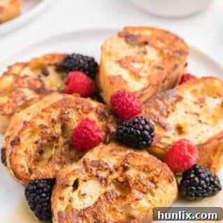 Baked French Toast - Make it the night before and bake it the next morning for breakfast! Healthy, delicious and sugar free!
