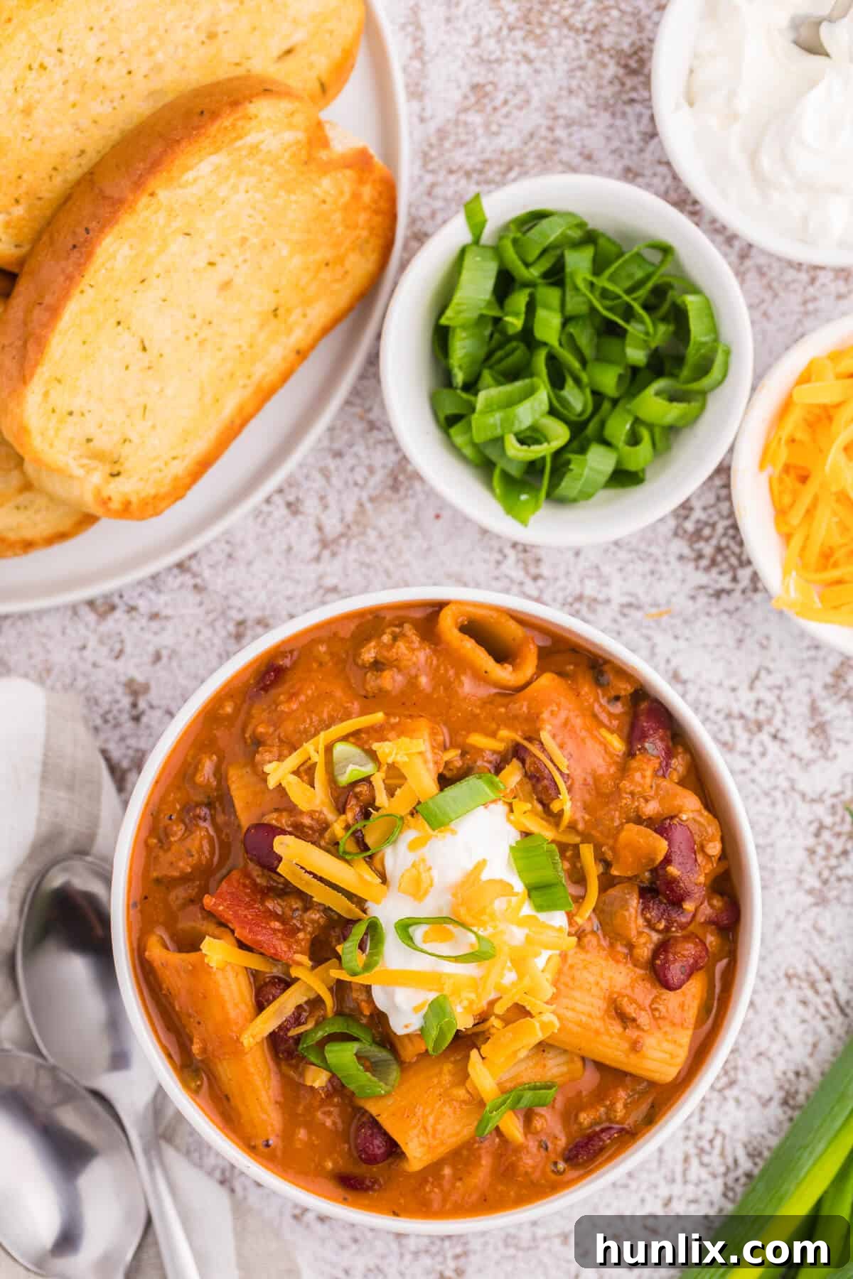 Chili rigatoni in a bowl.