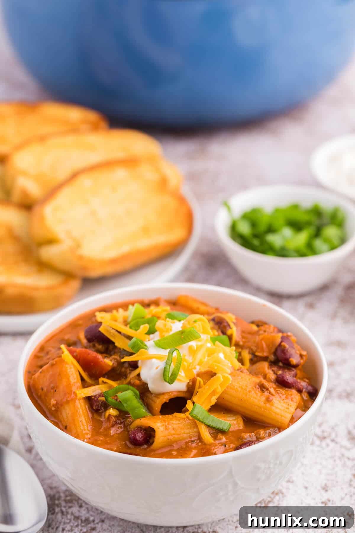 Chili rigatoni in a bowl.