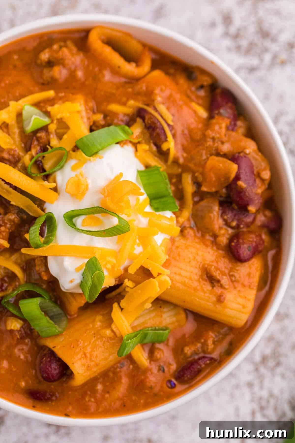 Chili rigatoni in a bowl.