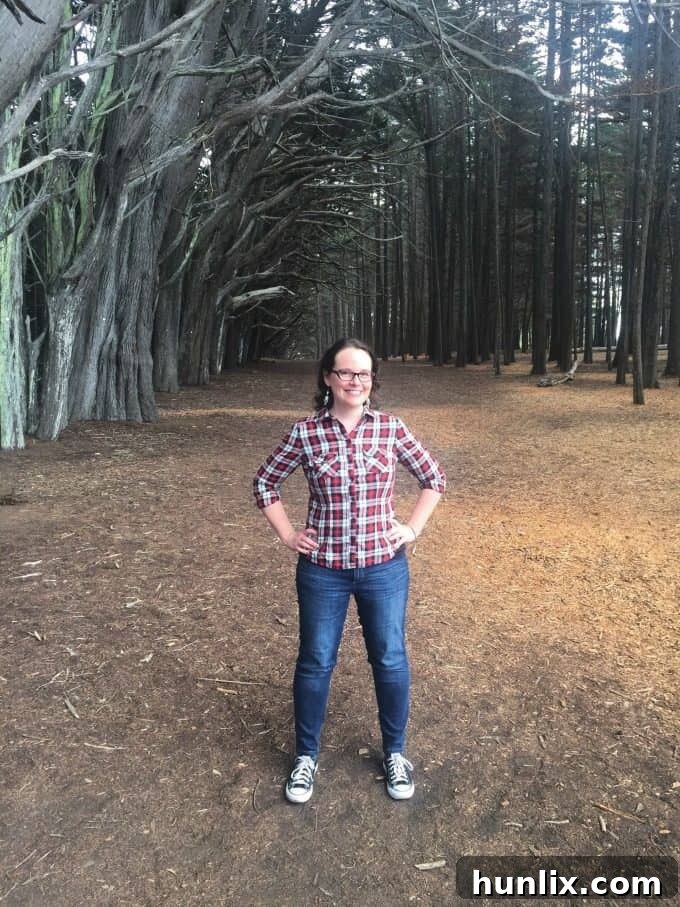 Ghost Cookie Pops 3 Ghost Cookies on a Stick - Spooky treats that are easy to make and fun to eat!