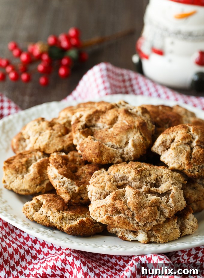 Snickerdoodles - These Christmas cookies will be an instant hit this holiday season! 