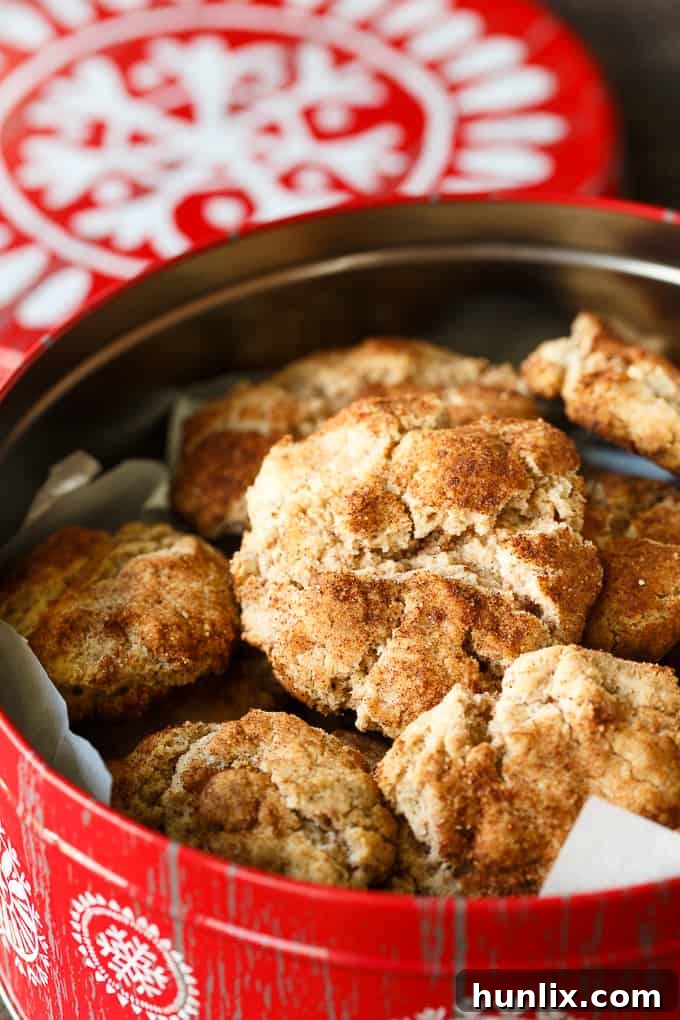 Snickerdoodles - These Christmas cookies will be an instant hit this holiday season! 