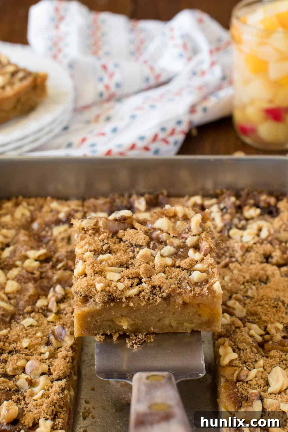 A serving spatula with a slice of cake.