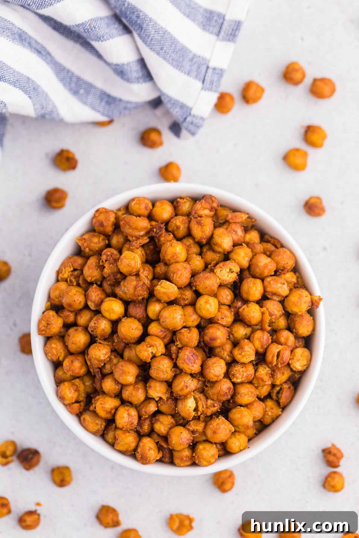 A bowl of taco roasted chickpeas.