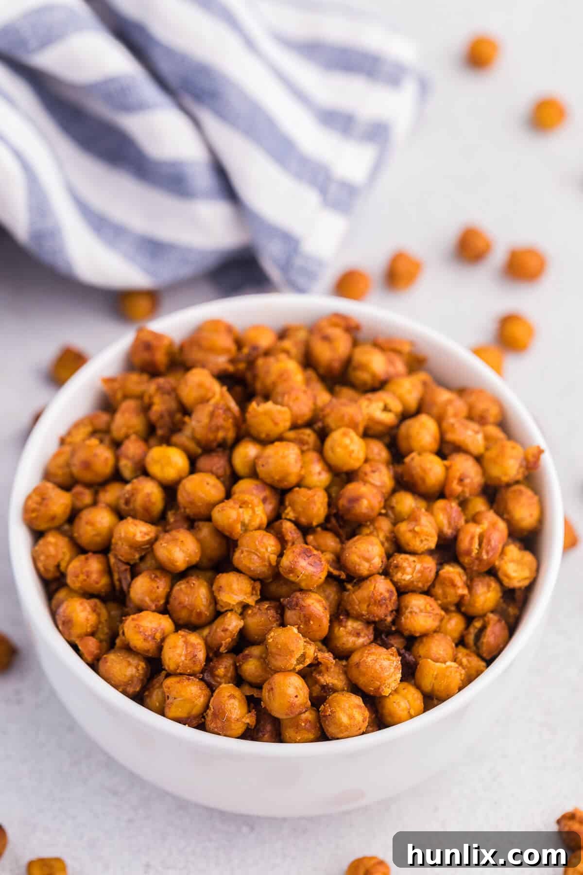A bowl of taco roasted chickpeas.
