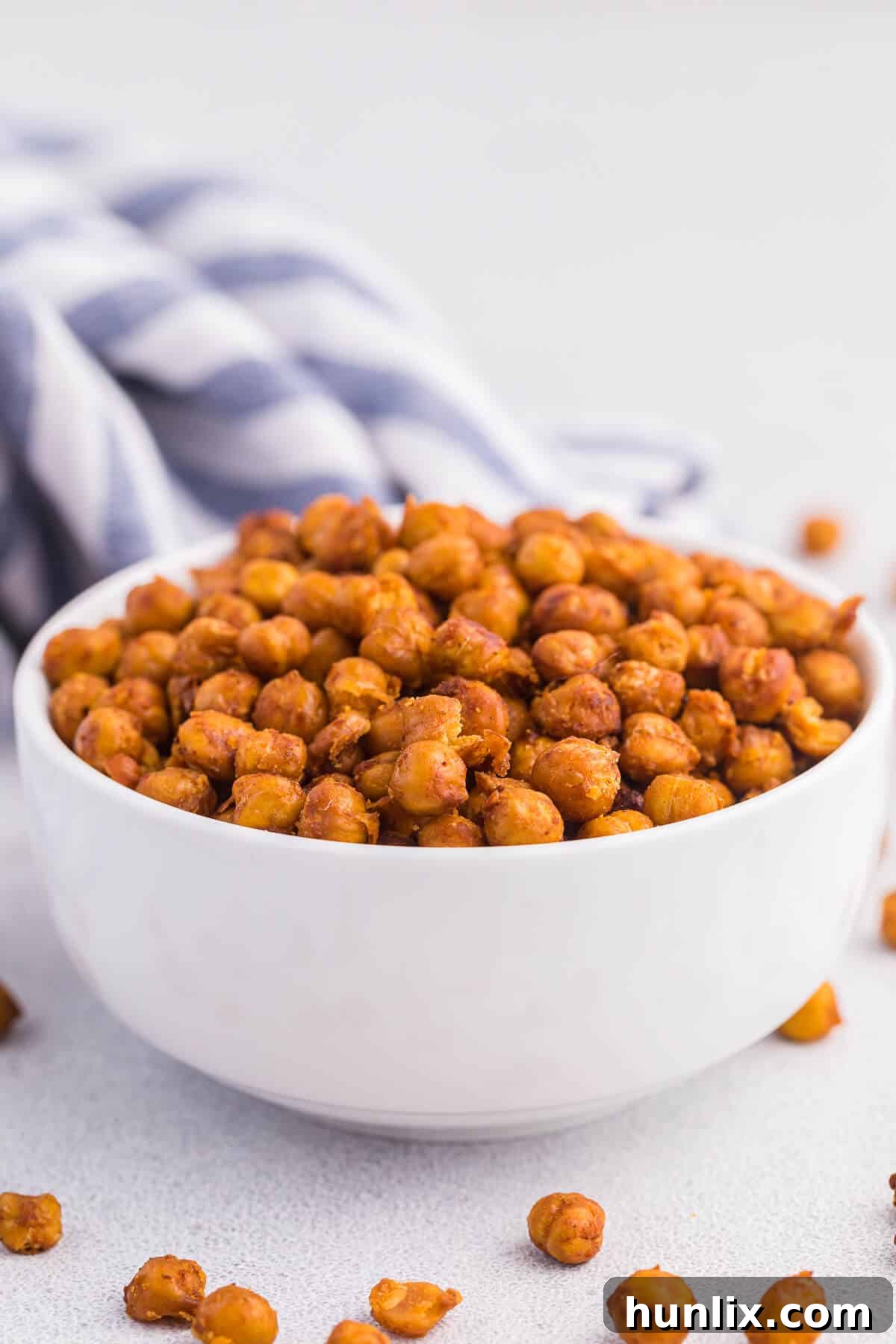 A bowl of taco roasted chickpeas.