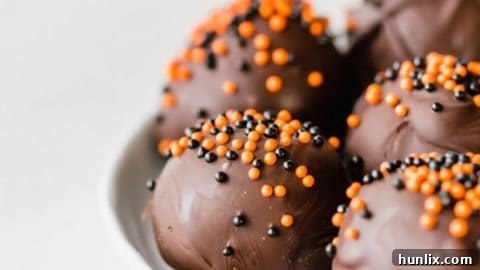 Easy 3-ingredient Halloween Oreo balls (truffles).