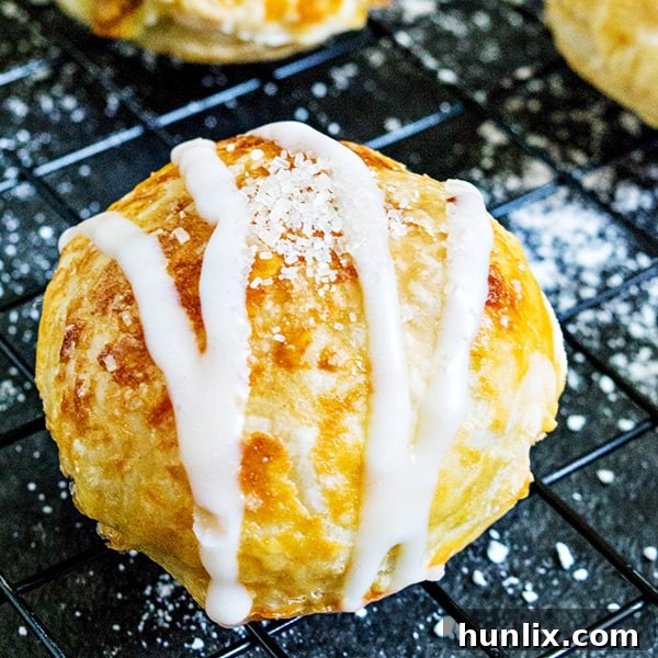 Handheld Pumpkin Pie Bites