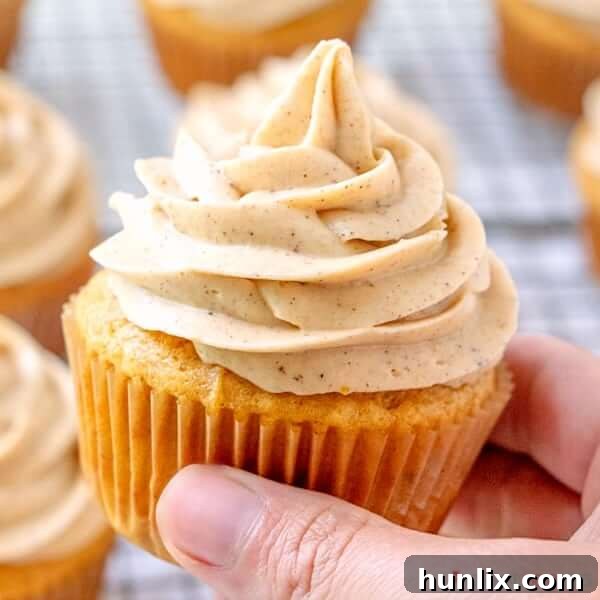 Pumpkin Cupcakes with Pumpkin Spice Cream Cheese Frosting